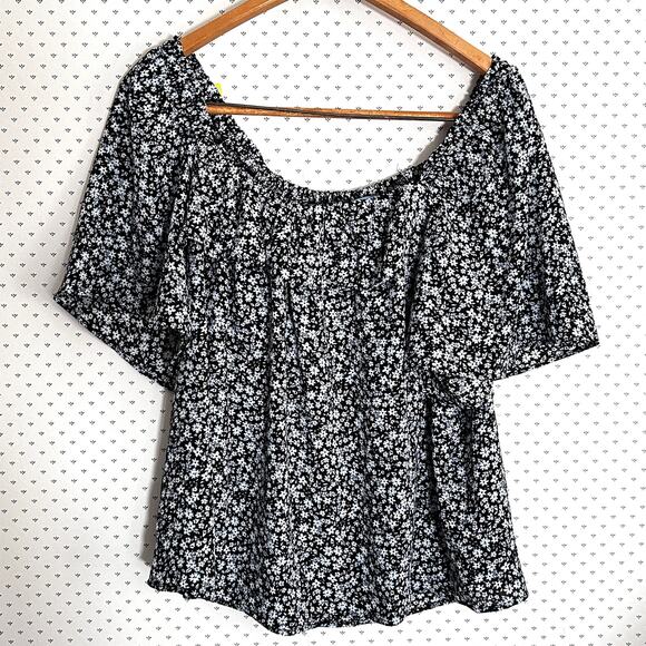 CeCe Square Neck Floral Blouse M Black White NWT Top Womens Flowy Demure Boho - Picture 2 of 6